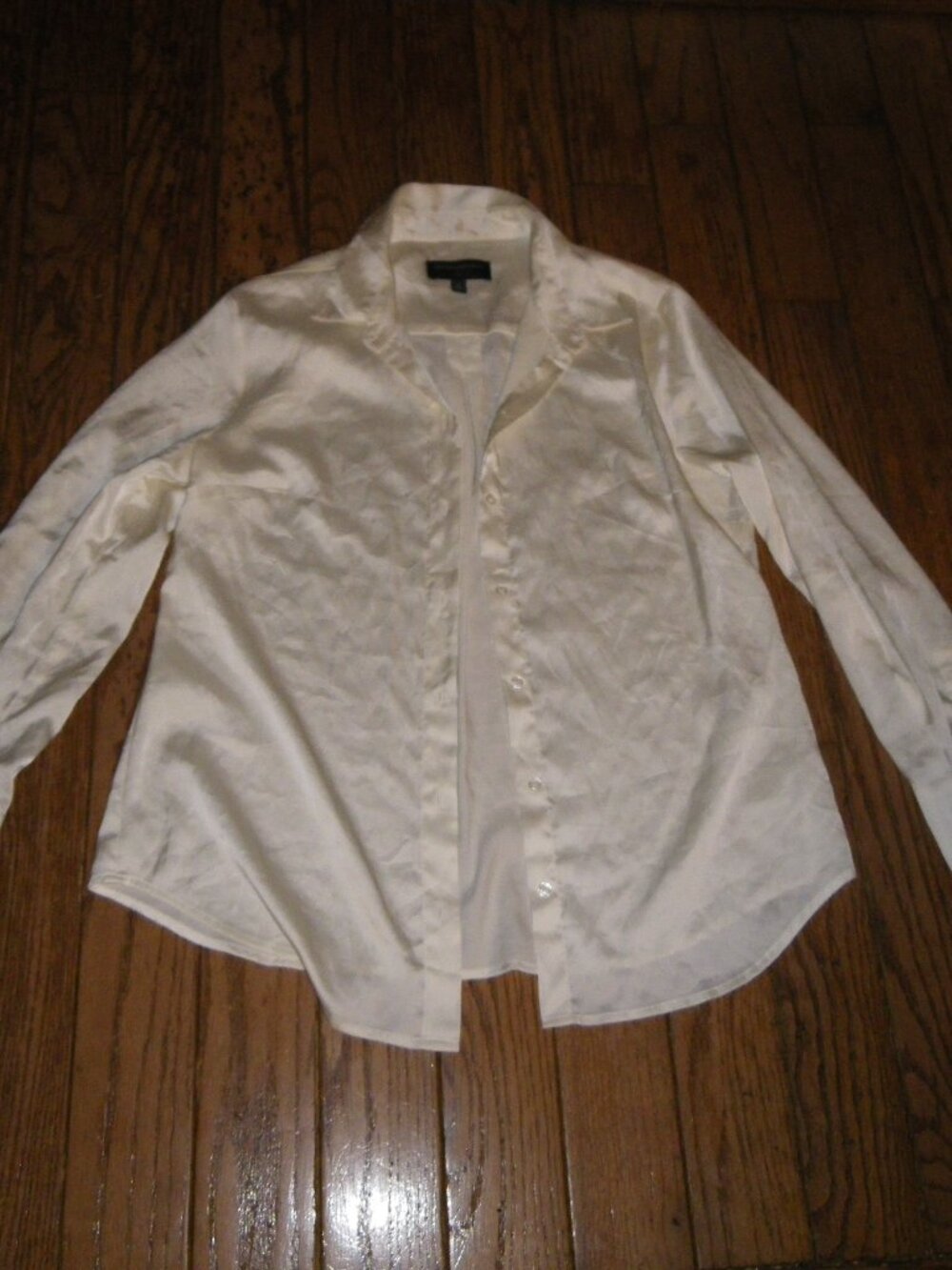 Women’s Banana Republic Classic Fit Silk-Like Button Up Blouse